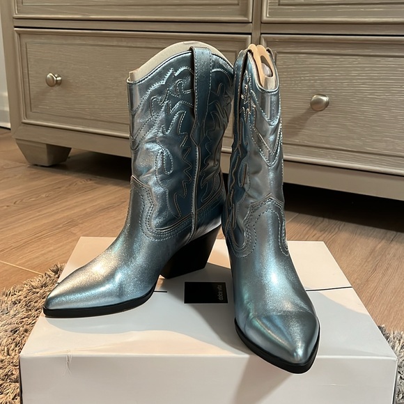 DOLCE VITA LANDED METALLIC COWBOY BOOTS - Picture 9 of 10